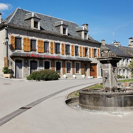 La Ruche Cantalienne Saint-Etienne-de-Chomeil Exteriör bild