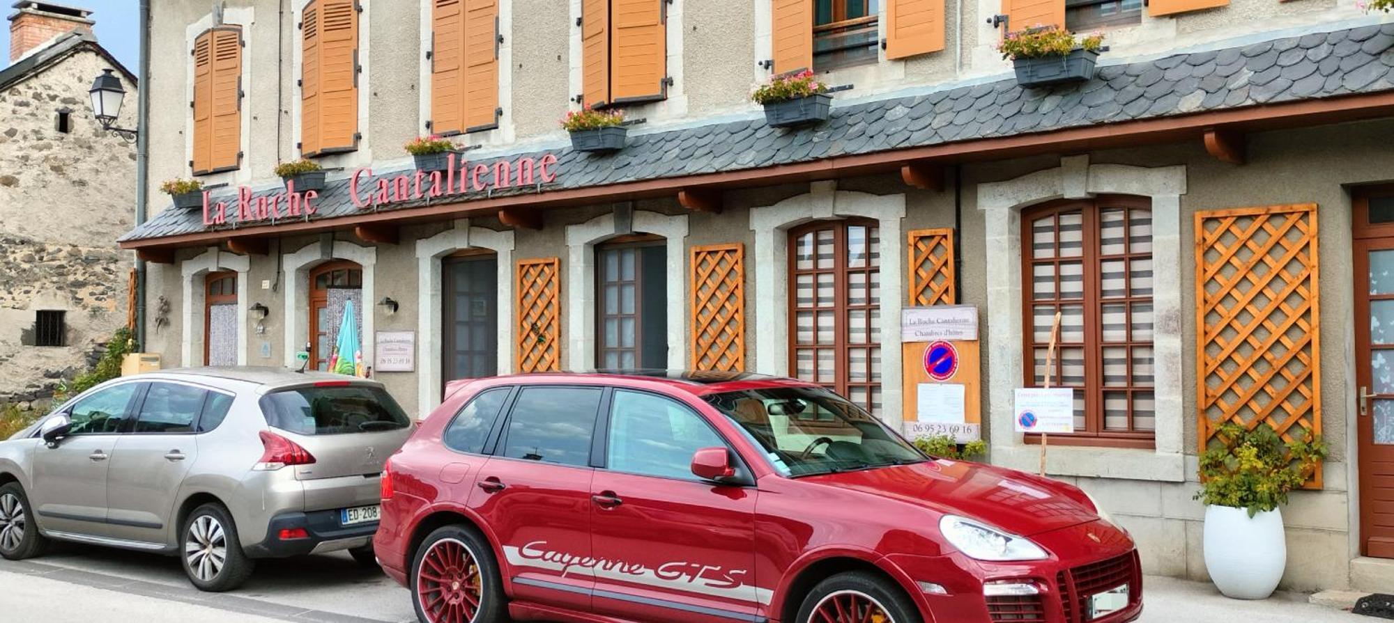 La Ruche Cantalienne Saint-Etienne-de-Chomeil Exteriör bild